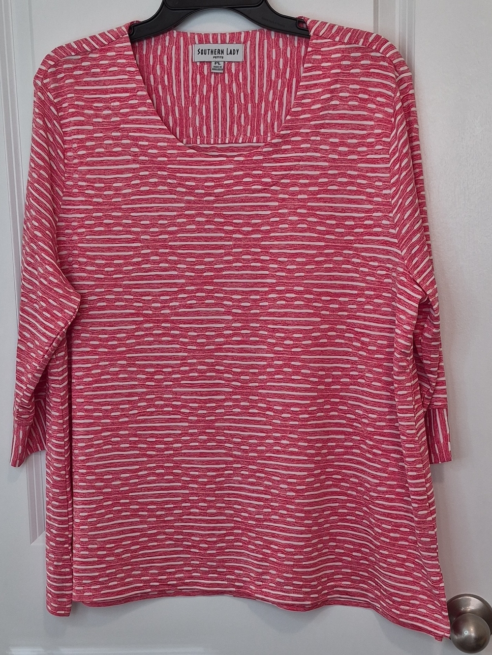 Southern Lady Pink Patterned Scoop Neck Top 3/4 Sleeve Size PL